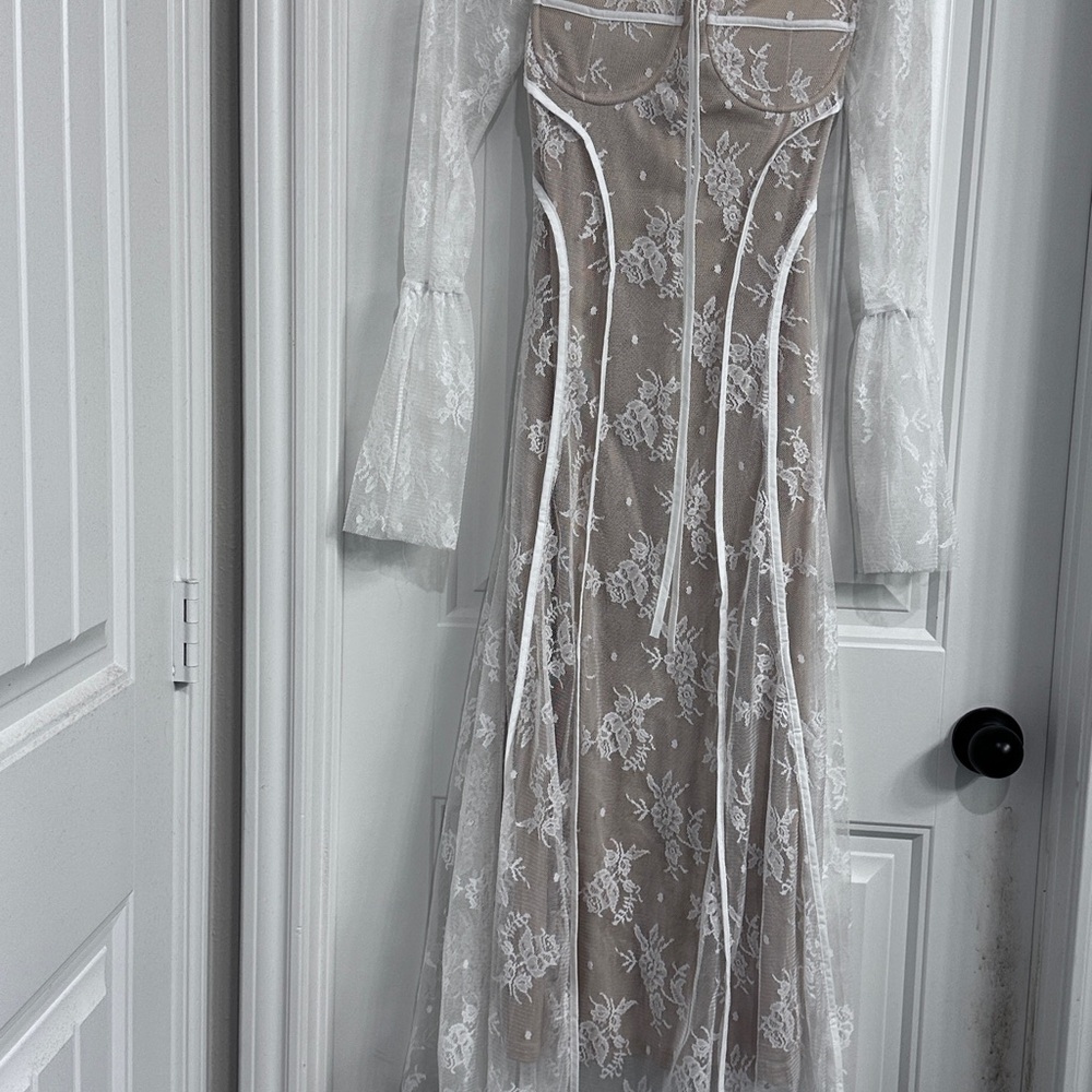 Elegant White Lace Maxi Dress